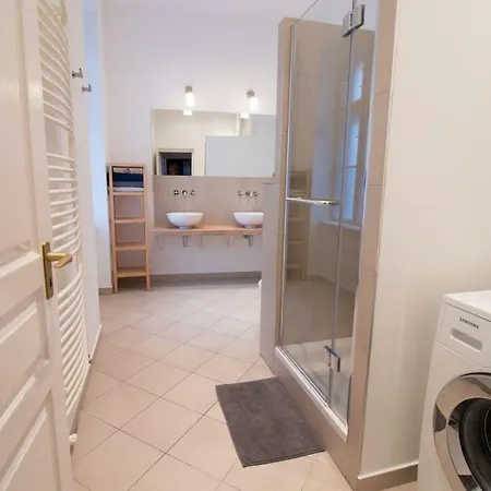 Lägenhet Stunning 2 Bdrm In Top Location Budapest